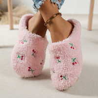 2024 personnalisé maison fruits fraise imprimé en peluche pantoufles doux intérieur chaud chambre doux fourrure pantoufles pour l'hiver et le printemps