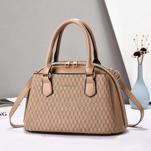 2025 nouveau sac à coque étanche de grande capacité pour les mamans PU couleur unie fermeture éclair sac à main sacs de luxe pour les femmes célèbre marque sac à main - Product Image 4