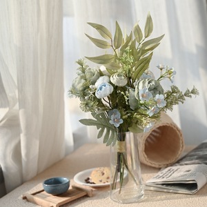 ช่อดอกไม้ประดิษฐ์ CallaFloral รุ่น CF01091 สำหรับตกแต่งงานแต่งงานและบ้าน ประกอบด้วยกุหลาบสีน้ำเงิน ดอกโบตั๋น ใบหลิว พร้อมแจกัน - Product Image 1