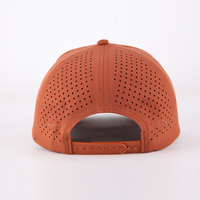 Casquette Snapback en Maille Structurée Perforée au Laser à 5 Panneaux, Légère, Respirante, Séchage Rapide, avec Patch en Cuir et Logo Personnalisé