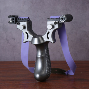 Lance-pierre laser 2026 haute précision en résine durable avec bande plate ergonomique pour la chasse en extérieur – Catapulte pour adultes - Product Image 6