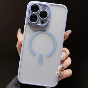 เคสใสแบบฟรอสติ้งสำหรับ iPhone 11 12 13 14 15 16 Pro Max รองรับการชาร์จไร้สาย ผิวสัมผัสนุ่มแบบแม่เหล็ก - Product Image 4
