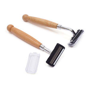 Rasoir à cinq lames écologique en bois de hêtre clair pour hôtels et naturistes - Product Image 2