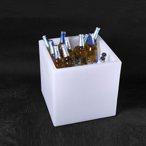 Kotak pendingin plastik Rotomolded furnitur Bar pendingin anggur dan ember es bercahaya LED Modern untuk penggunaan Hotel - Product Image 1