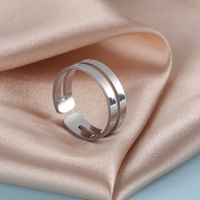 Bagues ouvertes géométriques en acier inoxydable pour femmes et hommes, bagues minimalistes couleur or noir, bijoux tendance, cadeau de fiançailles