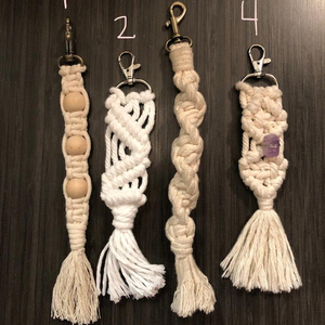 พวงกุญแจมาคราเม่ทำมือคอลเลคชั่นพิเศษ - Product Image 1