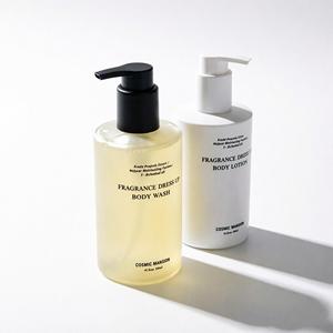 Set de Gel de Ducha y Loción Corporal Cosmic Mansion 300ml, Fórmula K Beauty, Cuidado Diario de la Piel, Para Todo Tipo de Piel - Product Image 1