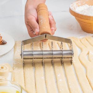 Couteau à pâte en acier inoxydable durable personnalisé, antidérapant, pour la pâtisserie, avec rouleau à nouilles en treillis - Product Image 2