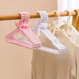 <span class=keywords><strong>Cintre</strong></span> européen en forme d'arc de perle <span class=keywords><strong>pour</strong></span> enfants et animaux de compagnie Porte-vêtements en plastique <span class=keywords><strong>pour</strong></span> vêtements de fée <span class=keywords><strong>pour</strong></span> le salon - Product Image 3