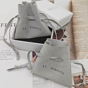 Bolsa de terciopelo de satén de tamaño personal con cordón, bolsa de polvo de regalo de joyería de seda personalizada - Product Image 1