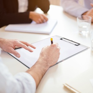 Bureau d'écriture pour le bureau <span class=keywords><strong>à</strong></span> domicile, presse-papiers A4 en acrylique transparent avec paillettes, avec clip amovible <span class=keywords><strong>à</strong></span> <span class=keywords><strong>proximité</strong></span> - Product Image 5