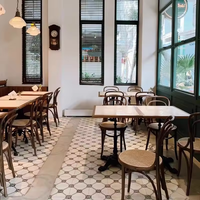 PLUS DESIGN Vente en gros Ensembles de bar de magasin moderne Industrial Bistro Vintage Metal Tables et chaises Wood Coffee Dining Restaurant Booth