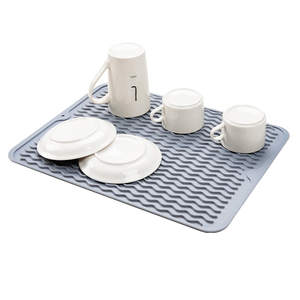 Tapis de séchage de vaisselle rectangulaire en silicone écologique classique, tapis de comptoir de cuisine multi-usages, résistant à la chaleur - Product Image 1