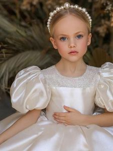 <span class=keywords><strong>Vestito</strong></span> dalla coda della ragazza di fiore <span class=keywords><strong>bianco</strong></span> di vendita caldo senza maniche grandi fiori decorazione vestiti delle ragazze per la festa di compleanno - Product Image 5