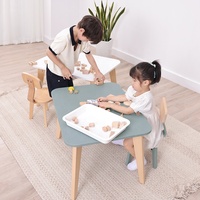 Meubles pour enfants en bois massif blanc Boori uniquement pour les entreprises (B2B) - Ensemble de table et de chaises d'activités pour enfants d'âge préscolaire