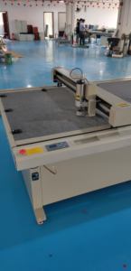 Machine <span class=keywords><strong>de</strong></span> découpe <span class=keywords><strong>de</strong></span> vêtements à plat d'<span class=keywords><strong>occasion</strong></span>, feuille <span class=keywords><strong>de</strong></span> PVC, feuille <span class=keywords><strong>de</strong></span> gabarit, 1500*900mm, fabricant d'origine - Product Image 4