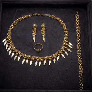 Collares de Moda Chapados en Oro Micro de 14K, 18K, 24K al por Mayor, Conjunto de Joyería Indo-Occidental, Collares de Latón con Relleno de Oro Micro. - Product Image 1