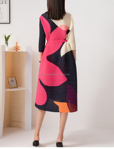 Vestido plisado Miyake estampado moda Vestidos De <span class=keywords><strong>Fiesta</strong></span> <span class=keywords><strong>2022</strong></span> nuevo vestido De longitud media con cordones y cuello ranurado suelto europeo y americano - Product Image 6