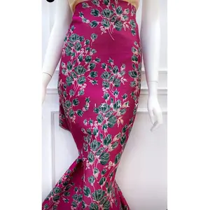195gsm 브로케이드 패턴 자카드 의류 직물 새틴 드레스 디자이너 바느질 패치 워크 소재