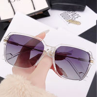 Vente en gros de lunettes de soleil classiques à la mode pour femmes protection personnalisée lunettes de soleil lunettes de soleil