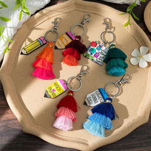 Porte-clés fantaisie en bois multicouche avec pompon et fil, fait main, pour la rentrée scolaire, cadeau pour la Fête des Enseignants - Product Image 1