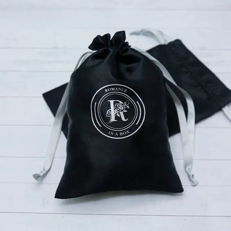 कस्टम लोगो के साथ drawstring साटन बैग आभूषण उपहार पैकेजिंग के लिए साटन बैग काले साटन धूल पाउच