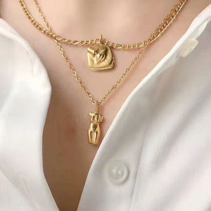 Bijoux <span class=keywords><strong>de</strong></span> corps unis féminins personnalisés en plaqué or 18 carats Collier pendentif en acier inoxydable <span class=keywords><strong>abstrait</strong></span> pour <span class=keywords><strong>femme</strong></span> - Product Image 3