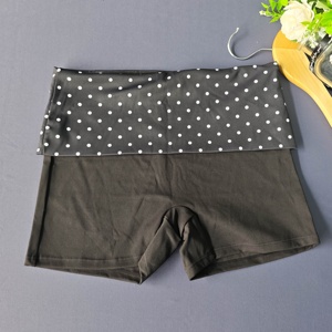 Pantaloncini Yoga a Vita Alta con Stampa a Pois e Righe da Donna, Contenitivi e Elasticizzati, con Vita Pieghevole, Ideali per Allenamento e Ciclismo - Product Image 6