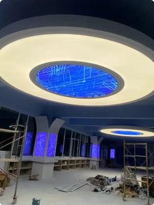 จอแสดงผล LED แบบโปร่งใส สีเงิน ติดผนังภายในอาคาร ติดตั้งแบบคงที่ หน้าจอความละเอียดสูงแบบ Full HD - Product Image 2