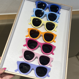 Nuevas Gafas de Sol <span class=keywords><strong>Infantiles</strong></span> Coloridas y Modernas, Gafas de Juego <span class=keywords><strong>para</strong></span> Niños, Gafas de Moda <span class=keywords><strong>para</strong></span> Bebés en Colores Caramelo - Product Image 1