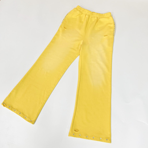 Pantalones Deportivos Personalizados con Estampado DTG, Estilo Vintage, Desgastados, Rotos, con Pedrería, Decolorados al Sol, Lavados al Ácido, Color Amarillo para Hombre - Product Image 2