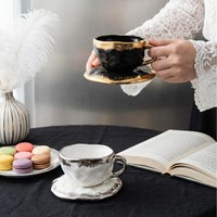 Ensemble tasse et soucoupe à café en céramique style luxe léger 240 ml, résistant à la chaleur, accents dorés pour le thé de l'après-midi