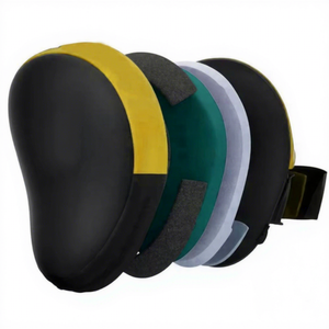 Ensembles de boxe en cuir véritable personnalisés en gros : Cibles de frappe incurvées, protège-mains de frappe, équipement d'entraînement durable pour arts martiaux et salle de sport - Product Image 3