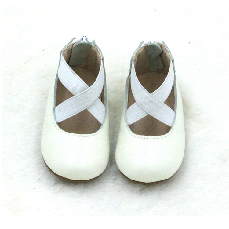 Лидер продаж, балетки для девочек белого цвета из замши и текстурированной кожи
