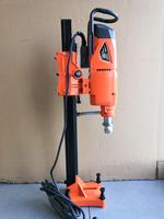 Machine de forage diamantée puissante avec moteur durable, pour le perçage de trous de climatisation et d'alimentation en eau dans les murs de bâtiments