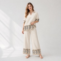 Ensemble deux pièces en coton et lin doux pour femme, haut à col rabattu avec imprimé paisley et pantalon ample à jambes larges, tenue de plage estivale