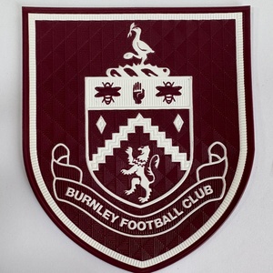 <span class=keywords><strong>Pvc</strong></span> tag nhãn tùy chỉnh TPU dập nổi truyền nhiệt nhãn đội logo huy hiệu <span class=keywords><strong>3D</strong></span> mềm Silicone cao su cổ nhãn cho quần áo - Product Image 1