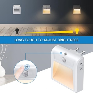 Veilleuse LED à détecteur de mouvement pour salon et chambre, luminosité réglable, blanc chaud, avec interrupteur, à brancher - Product Image 2