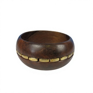 Brazaletes de Madera Tallada de Alta Calidad con Patrón Geométrico Elegante, Diseño Étnico Único, Joyería Unisex a la Moda para Mujer - Product Image 6
