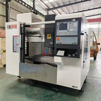Centro de Mecanizado Vertical de Alta Precisión VMC650, Husillo BT40, Control GSK, 4 Ejes Automáticos, Alta Velocidad, Alta Seguridad, Ahorro de Energía