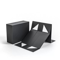 Boîte d'emballage en carton rigide de luxe avec logo personnalisé en feuille d'or, noir mat, biodégradable, à rabat magnétique pour t-shirt