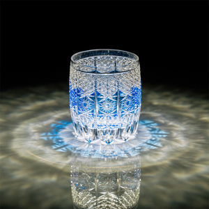 Vaso <span class=keywords><strong>de</strong></span> Whisky <span class=keywords><strong>de</strong></span> Lujo Tallado a Mano y Grabado, <span class=keywords><strong>de</strong></span> Cristal Azul Cielo, 201-300ml, Estilo Edo Kiriko, para Bar, Fiestas o Regalo - Product Image 5