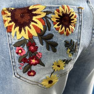 Jeans de Mujer de Alta Costura OEM con Bordado Floral, Pantalones Vaqueros de Cintura Alta, Casuales, Tradicionales, Lavado Azul Claro - Product Image 6