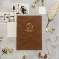 Porte-certificat de mariage élégant en velours de qualité avec feuille personnalisée, couverture de document élégante, utilisation pour la cérémonie de mariage, la mémoire de l'événement