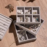 Ensemble de plateaux empilables en velours Frebeauty pour bijoux et rangement, 7 emplacements, organisateur de bagues, beige, 4,92 x 3,74 x 0,9 pouces