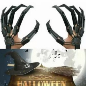 Articulated Fingers Hand Prop Plastic Halloween Outdoor Party Decoration - Product Image 2