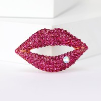 Venta al por mayor de moda completo diamante Sexy elegante rojo Pin broche labios forma broches de diamantes de imitación para mujeres regalos