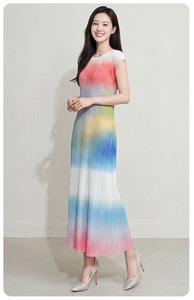 PY 2026 Summer New Arrival Hot Miyake Pleated Dress Plus Size Gradient LooseiDress Plus Size Women's Clothing Wholesale - Product Image 5