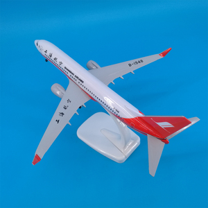 โมเดลเครื่องบินโบอิ้ง <span class=keywords><strong>B737</strong></span> ของสายการบินเซี่ยงไฮ้ ขนาด 20 ซม. สเกล 1/<span class=keywords><strong>200</strong></span> ผลิตจากโลหะผสมและเรซิ่น พร้อมฐานตั้งโชว์และล้อ - Product Image 6