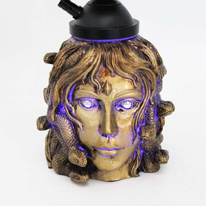 Shisha narguilé Medusa au design unique pour n'importe quel lieu Sculpture de tête en résine Narguilé - Product Image 1